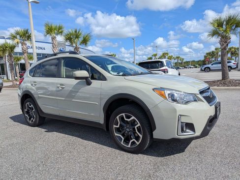 Used 2016 Subaru Crosstrek 2.0i Premium AWD/4WD image 2