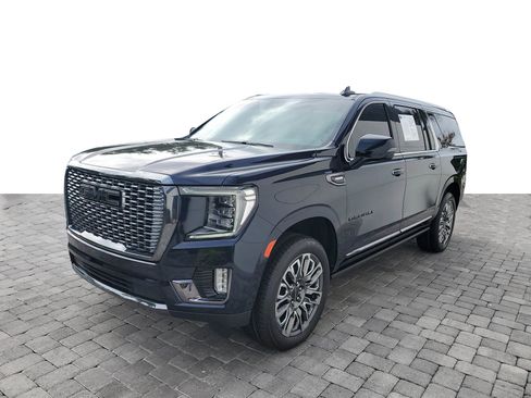 Certified 2023 GMC Yukon XL Denali Ultimate w/ LPO, Floor Liner Package AWD/4WD image 3