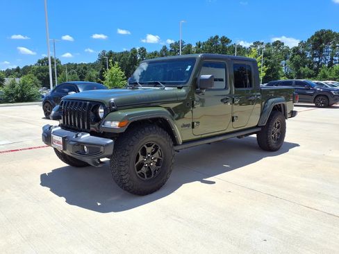 Used 2021 Jeep Gladiator Sport AWD/4WD image 3