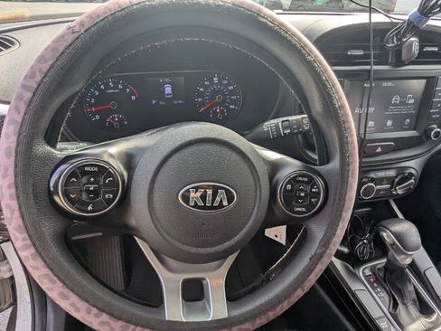 Used 2020 Kia Soul LX FWD image 10