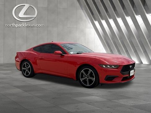 Used 2024 Ford Mustang Coupe RWD image 5
