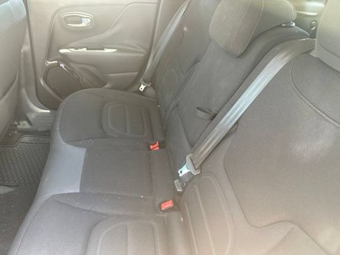 Used 2016 Jeep Renegade Latitude AWD/4WD image 22