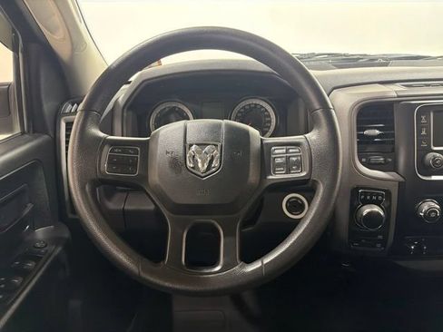 Used 2018 RAM 1500 Express AWD/4WD image 29