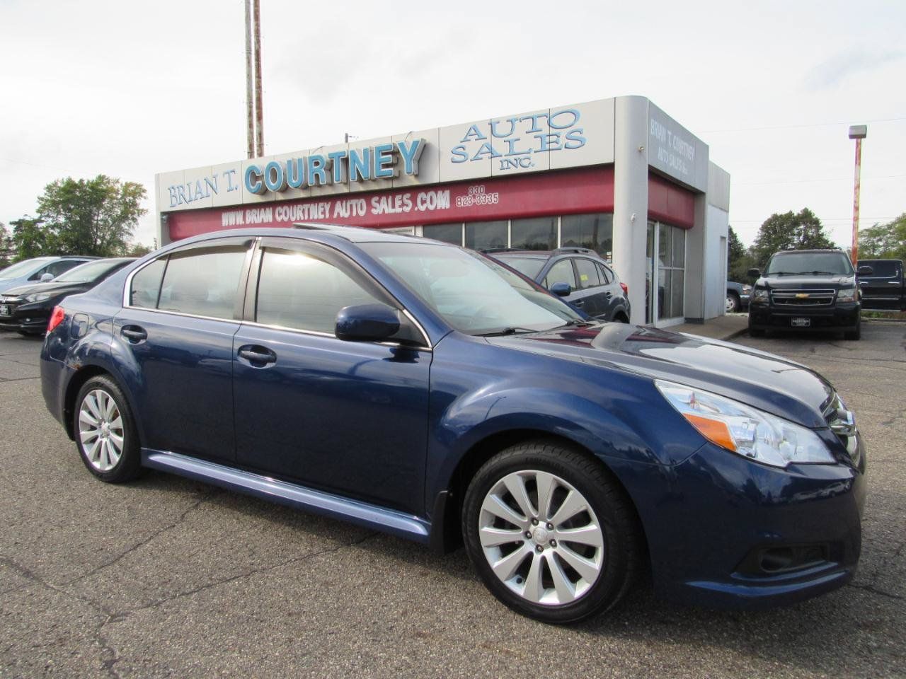 Used 2010 Subaru Legacy 2.5i Limited AWD/4WD image 2