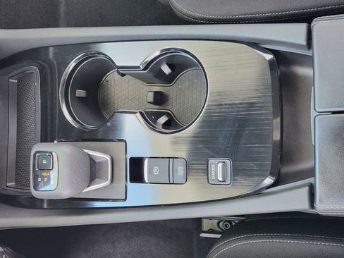 Used 2023 Nissan Rogue SV image 16