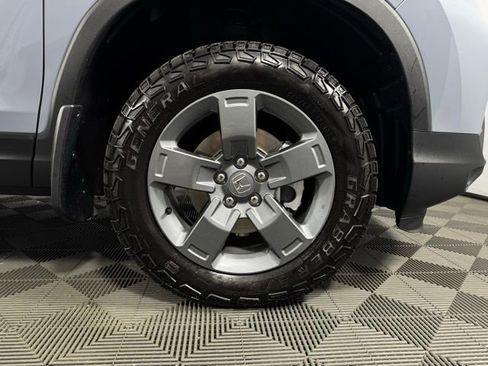 Used 2025 Honda Ridgeline TrailSport image 11