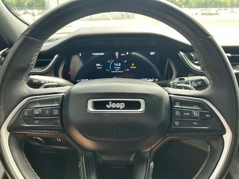 Used 2024 Jeep Grand Cherokee Altitude AWD/4WD image 38