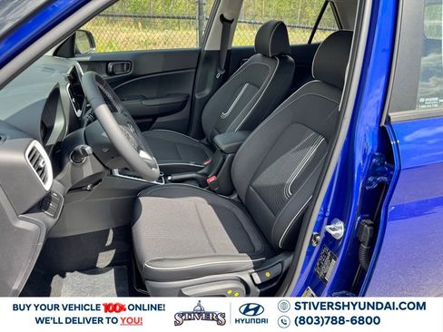 Certified 2025 Hyundai Venue Limited image 17