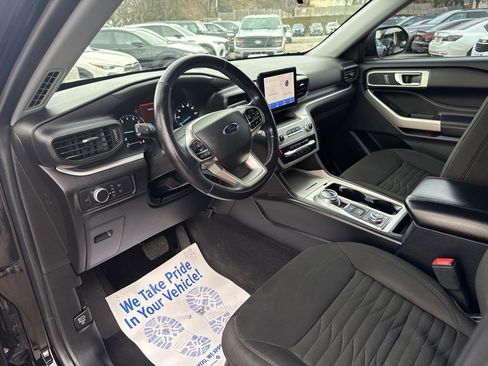 Used 2021 Ford Explorer XLT image 19