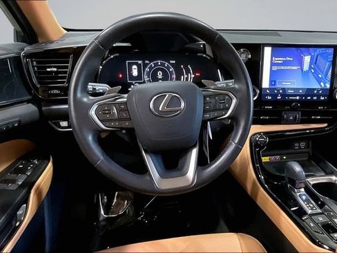 Used 2023 Lexus NX 250 FWD image 7