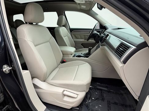 Used 2020 Volkswagen Atlas SE w/ Panoramic Sunroof Package image 39