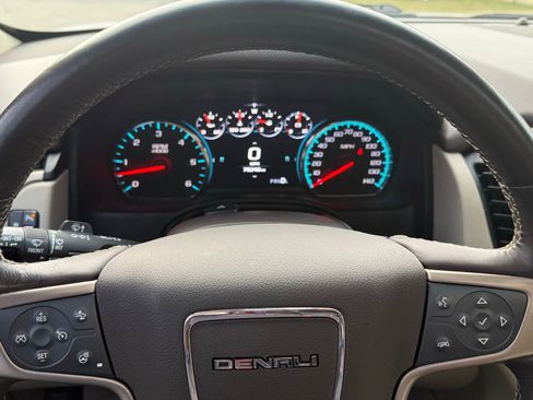 Used 2019 GMC Yukon Denali image 47