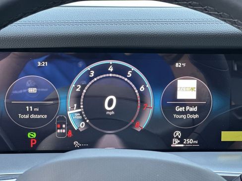 New 2026 Volkswagen Tiguan SE R-Line image 15