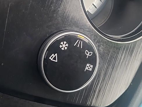 Used 2022 Nissan Rogue SV image 26