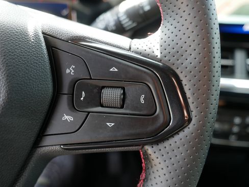 Used 2025 Chevrolet Trax RS w/ Driver Confidence Package FWD image 29