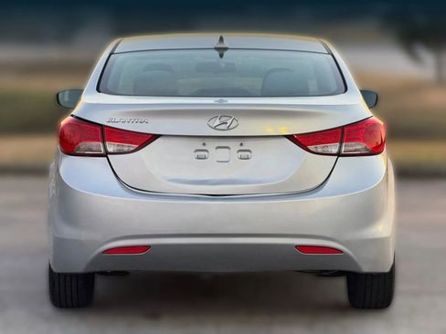Used 2013 Hyundai Elantra GLS w/ Preferred Pkg image 4