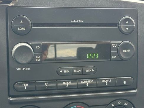 Used 2005 Ford F350 XLT image 25