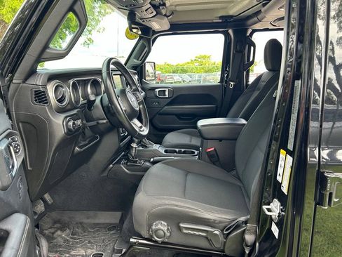 Certified 2018 Jeep Wrangler Unlimited Sahara AWD/4WD image 17