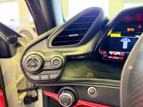 Used 2017 Ferrari 488 GTB RWD image 33