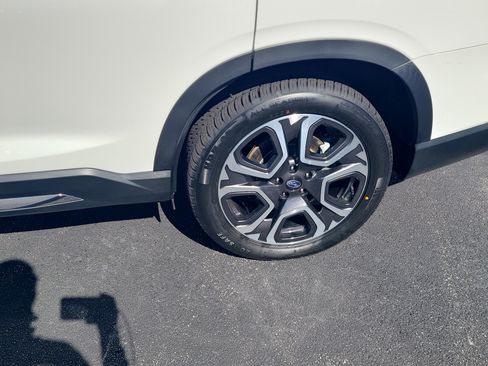 Used 2023 Subaru Ascent Limited w/ Technology Package AWD/4WD image 7