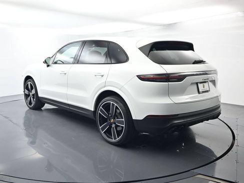 Certified 2023 Porsche Cayenne Platinum Edition AWD/4WD image 3