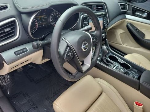 Used 2016 Nissan Maxima 3.5 SV w/ Interior Lighting Package FWD image 15