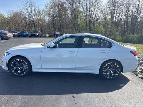 Used 2026 BMW 330i Sedan w/ Premium Package RWD image 3