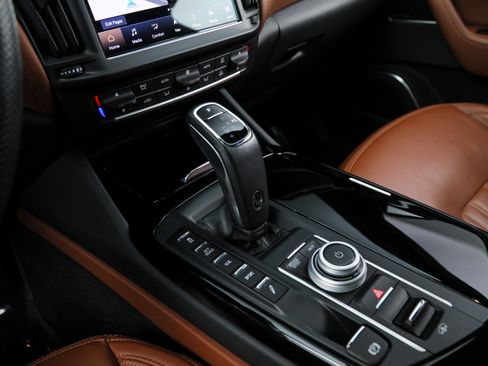 Certified 2023 Maserati Levante GT AWD/4WD image 19