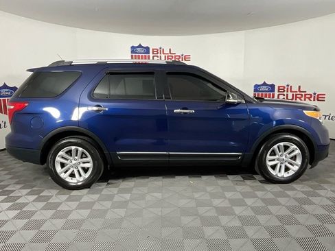 Used 2012 Ford Explorer XLT image 2