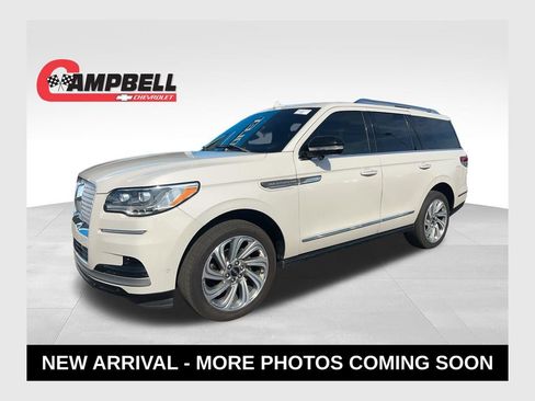 Used 2024 Lincoln Navigator Reserve AWD/4WD image 1