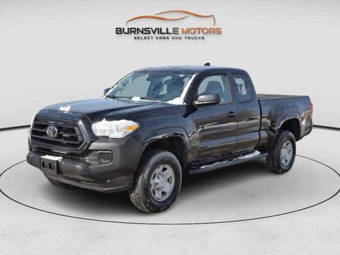 Used 2023 Toyota Tacoma SR image 3