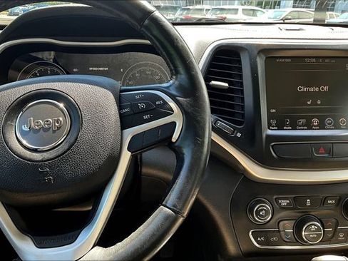 Used 2016 Jeep Cherokee Limited AWD/4WD image 12