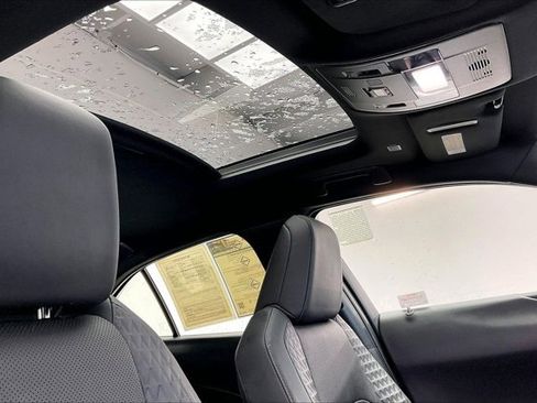 Used 2019 Lexus UX 200 F Sport image 24