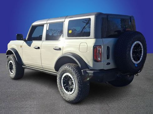 New 2025 Ford Bronco Badlands w/ Sasquatch Package AWD/4WD image 4