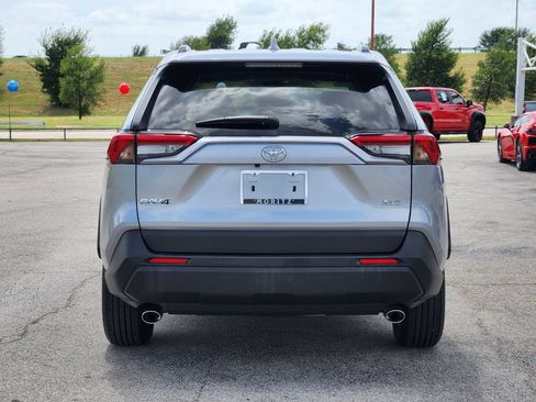 Used 2025 Toyota RAV4 XLE w/ Convenience Package FWD image 6