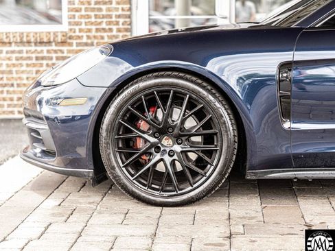 Used 2018 Porsche Panamera 4 AWD/4WD image 8