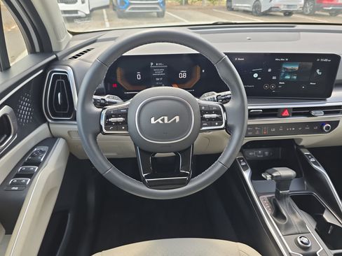 Certified 2025 Kia Sorento EX image 13