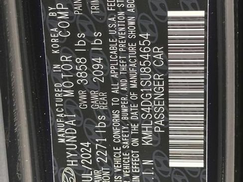 Used 2025 Hyundai Elantra SEL FWD image 42