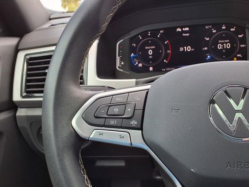 Used 2023 Volkswagen Atlas Cross Sport SE w/ Panoramic Sunroof Package FWD image 31