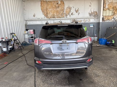 Used 2018 Toyota RAV4 XLE image 3