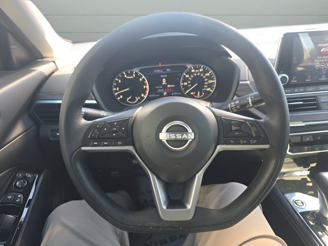 Certified 2023 Nissan Altima 2.5 SV FWD image 14