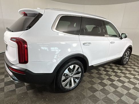 Used 2022 Kia Telluride S AWD/4WD image 3