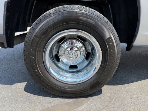 Used 2024 RAM 3500 Big Horn image 36