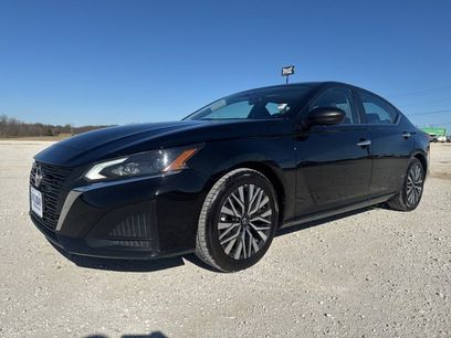 Used 2024 Nissan Altima 2.5 SV