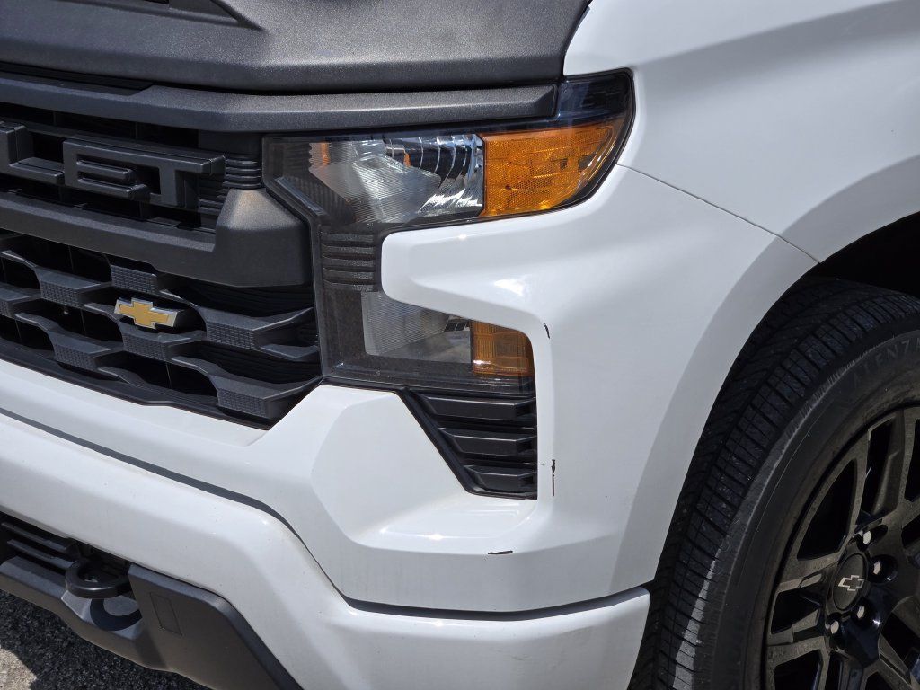 Used 2023 Chevrolet Silverado 1500 Custom RWD image 9