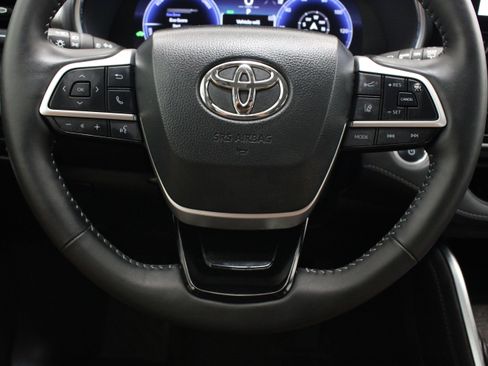 Used 2026 Toyota Highlander Platinum AWD/4WD image 26