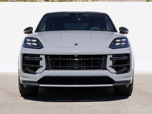 Certified 2025 Porsche Cayenne Turbo GT AWD/4WD image 10