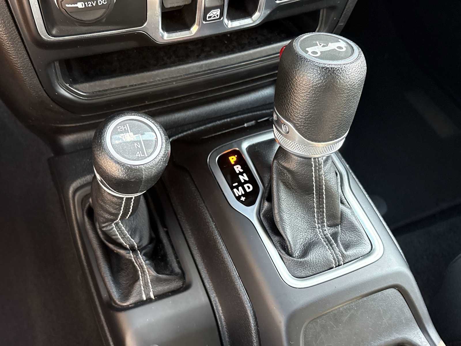 Used 2020 Jeep Wrangler Unlimited Sahara AWD/4WD image 16