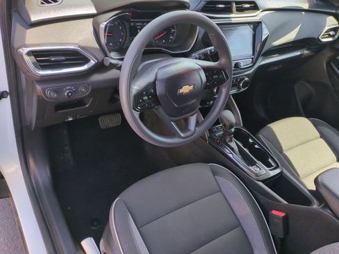 Certified 2022 Chevrolet TrailBlazer LT w/ Convenience Package AWD/4WD image 11
