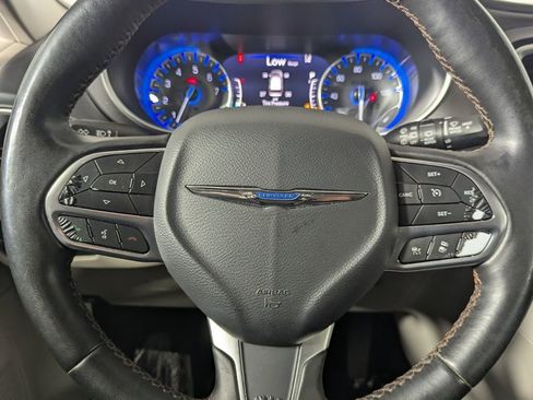 Used 2020 Chrysler Pacifica Touring-L Plus w/ Tire & Wheel Group FWD image 18